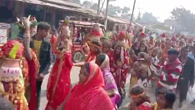 परबत्ता: रहिमपुर में दो दिवसीय रामधुन महायज्ञ को लेकर अगुवानी से 551 कुंवारी कन्याओं द्वारा निकाली गई भव्य कलश शोभायात्रा