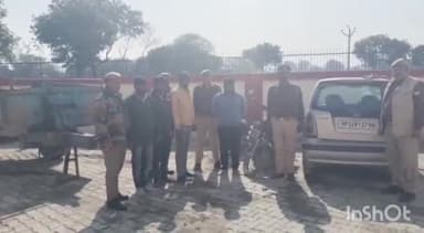 टूंडला: रजावली पुलिस ने चोरी करने वाले चार आरोपियों को किया गिरफ्तार, आरोपियों से से चोरी की ट्रॉली, बुलेट और सेंट्रो कार मिली