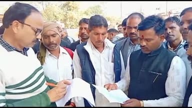 शिवपुरी नगर: सरपंच संघ ने 15 सूत्रीय मांगों को लेकर प्रधानमंत्री के नाम करेरा तहसीलदार को सौंपा ज्ञापन