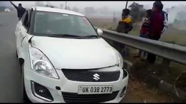 धनौरा: नेशनल हाईवे किनारे स्थित गांव शहबाजपुर डोर के पास तेज रफ्तार कार और ट्रक में हुई टक्कर, चालकों में हुई नोकझोंक