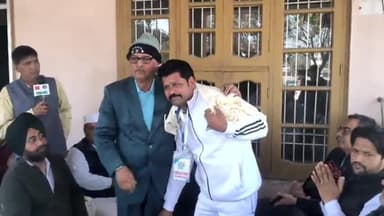 करनाल: नई अनाज मंडी में राहुल के साथ राजस्थान से कश्मीर लाल चौक तक जाने वाले पृथ्वी भारत का कांग्रेसियों ने किया स्वागत