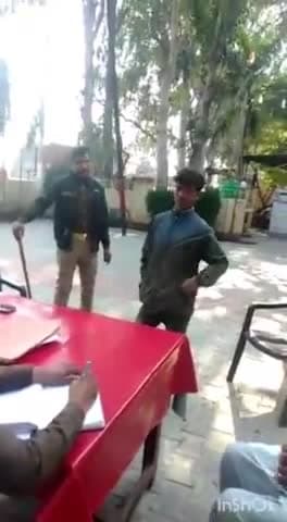 टूंडला: प्रतापपुर गांव के पास से ग्रामीणों ने भैंस चोरी करने वाले एक आरोपी को पकड़ कर किया पुलिस के हवाले