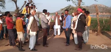 खरगापुर: कांग्रेस नेता एडवोकेट पुष्पेंद्र कुमार यादव ने खरगापुर विधानसभा के ग्रामीण इलाकों का किया दौरा, घर-घर जाकर किया जनसंपर्क