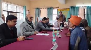 बरेली: सिविल लाइन स्थित तहसील परिसर में लगाया गया संपूर्ण समाधान दिवस, एडीएम सिटी व तहसीलदार सहित तमाम आला अधिकारी रहे मौजूद