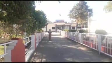 कलावल निवासी महिला ने गांव के दबंग व्यक्तियों पर जमीनी रंजिश के चलते जानलेवा हमला करने का लगाया आरोप