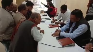 जौनपुर: हुसैनाबाद स्थित काशीराम सामुदायिक भवन में संपूर्ण समाधान दिवस का किया गया आयोजन, सदर एसडीएम रहे मौजूद