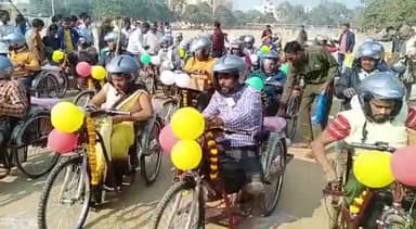 जहानाबाद: प्रभारी मंत्री की मौजूदगी में गांधी मैदान में दिव्यांगों को बैटरी चालित ट्राईसाइकिल किया गया वितरित, डीएम रहे मौजूद