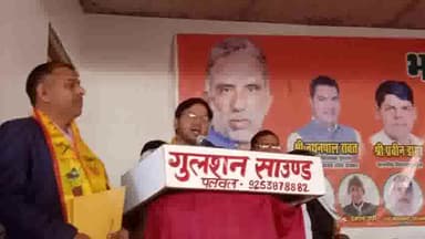 पलवल: नगर परिषद के चेयरमैन डॉ यशपाल ने गौड़ ब्राह्मण सभा की मांग पर पंचवटी कॉलोनी में भवन निर्माण के लिए सहायता की घोषणा की