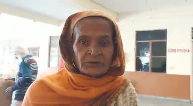 शामली: गांव हसनपुर निवासी महिला का बारिश में गिरा मकान, डीएम से की पक्का मकान बनवाए जाने की मांग