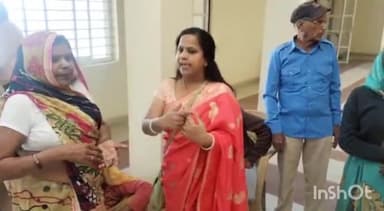 गुना नगर: संत रविदास जयंती पर जाटव अहिरवार महासभा ने कैंट वृद्ध आश्रम में बांटी खाद्य सामग्री, प्रदेश अध्यक्ष हुईं शामिल