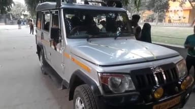 बेगूसराय: चकिया थाना पुलिस ने सिमरिया घाट न्यू थर्मल के पास से 8 लीटर महुआ शराब के साथ दो महिलाओं को किया गिरफ्तार