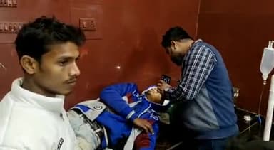 फैज़ाबाद: हुसेपुर गांव में जहरीला फल खाने से 15 बच्चे हुए बीमार, जिला अस्पताल में कराया गया भर्ती