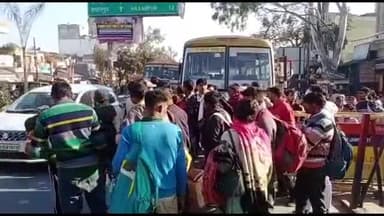 धनौरा: गजरौला के सिहाली जागीर गांव के पास तेज रफ्तार रोडवेज बस ने रोड पार कर रही महिला को मारी टक्कर चौपला पर हुआ हंगामा