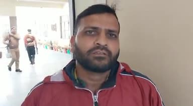 शामली: गांव लाख निवासी व्यक्ति ने पड़ोसी के प्लॉट पर कूड़ा ना उठाने का लगाया आरोप, डीएम से की शिकायत