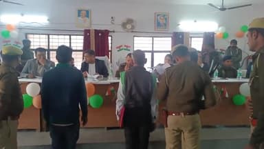 प्रतापगढ़ के सदर तहसील में तहसील दिवस के अवसर पर जिलाधिकारी पुलिस अधीक्षक मुख्य विकास अधिकारी सहित जिले के आला अधिकारी