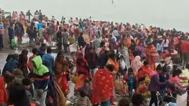 साहिबगंज: राजकीय माघी पूर्णिमा मेले को लेकर साहिबगंज गंगा घाट पर उमड़ी श्रद्धालुओं की भीड़