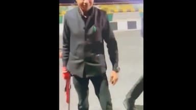 गाज़ियाबाद: राजनगर एक्सटेंशन स्थित एलिवेटेड रोड पर हथियारों को हाथ में लेकर शराब पीते हुए कुछ लोगों का वीडियो सोशल मीडिया पर वायरल