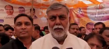 दमोह: ग्राम खजरी में केंद्रीय राज्यमंत्री श्री पटेल ने जल विकास यात्रा को हरी झंडी दिखाकर किया रवाना, दी जानकारी