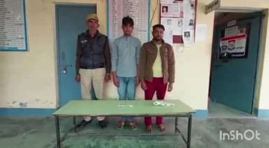 हापुड़: मोहल्ला भीमनगर व किठौर मार्ग से पुलिस ने 2 अभियुक्तों को किया गिरफ्तार, कब्जे से एक तमंचा, कारतूस व एक चाकू हुआ बरामद