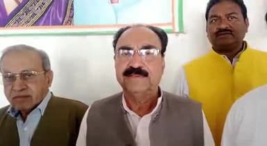 दमोह: जिला कांग्रेस कार्यालय में संत रविदास जी की मनाई गई जयंती, कांग्रेस जिलाध्यक्ष रतन चंद जैन ने दी जानकारी