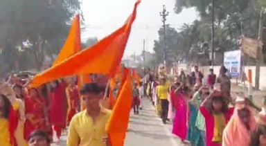 कटिहार: कोलासी बाजार स्थित सार्वजनिक हनुमान मंदिर में 7 दिवसीय महा विष्णु यज्ञ एवं भागवत सप्ताह ज्ञान का किया जा रहा आयोजन