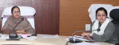 सूरजपुर: कलेक्टर ने राजस्व अधिकारियों के साथ समीक्षा बैठक की