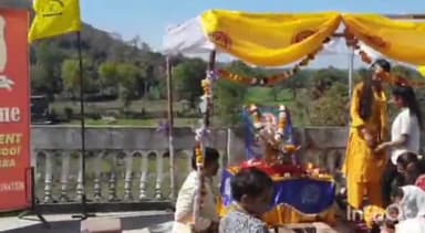 बड़ा मलेहरा: एम एस कॉन्वेंट स्कूल परिसर में शिक्षकों व छात्रों ने की सामूहिक सरस्वती पूजा