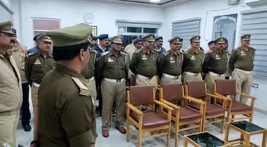 रायबरेली: रिजर्व पुलिस लाइन में एसपी द्वारा गोष्ठी का आयोजन कर यातायात नियमों को लेकर ट्रैफिक पुलिस कर्मियों को दिए गए सुझाव