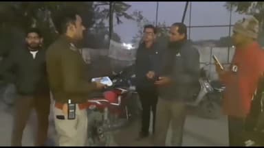 दमोह: पुराने थाने के पास दमोह कोतवाली पुलिस ने की वाहन चेकिंग, करीब 11 बाइक सवारों के काटे ई चलान