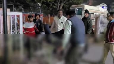 फिरोज़ाबाद: जलेसर रोड मरघटी के समीप ई-रिक्शा व बाइक की भिड़ंत में दो लोग हुए गंभीर घायल