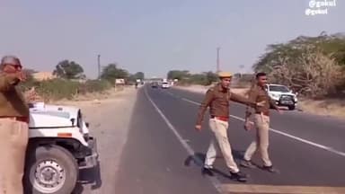 बाड़मेर: बाड़मेर शहर में यातायात नियमों के मेला करने वाले लोगों के खिलाफ एसपी के निर्देशन पर काटे जा रहे हैं चालान