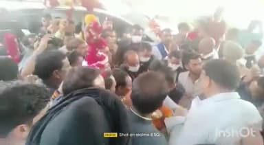 ग्वालियर गिर्द: ग्वालियर व्यापार मेले में केंद्रीय मंत्री सिंधिया को मेला व्यापारी संघ ने मेला अवधि बढ़ाने हेतु सौंपा ज्ञापन