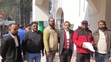 लखीमपुर: रामचरितमानस पर दिए गए बयान को लेकर अखिल भारतीय परशुराम परिषद के पदाधिकारियों ने मुख्यमंत्री के नाम डीएम को सौंपा ज्ञापन