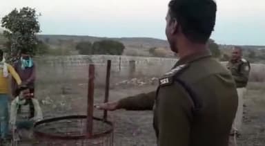 ग्वालियर गिर्द: आरोन में एसडीओपी ने जुआ खेलते पकड़े गए आरोपियों को जुआ न खेलने की दिलाई शपथ