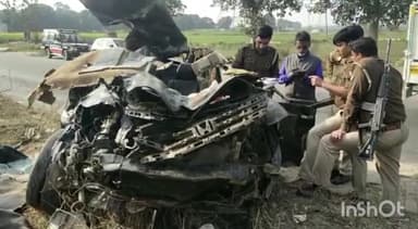 हापुड़: गांव उपेड़ा फ्लाईओवर के पास तेज रफ्तार कार टायर फटने के कारण पलटी, 1 व्यक्ति की हुई मौत व 1 महिला कॉन्स्टेबल घायल