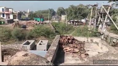 नैनवां: करवर में खेत के रास्ते पर प्रभावशाली लोगों ने दीवार बना कर किया कब्जा, खेत मालिक ने रास्ते के लिए प्रशासन से लगाई गुहार