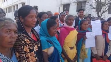 अंबिकापुर: ग्राम पंचायत बड़ा दमालि में मूलभूत सुविधाओं की मांग को लेकर ग्रामीणों ने कलेक्टर को सौंपा ज्ञापन