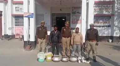 #Raebareli : 30 लीटर अवैध शराब व अन्य सामग्री के साथ 02 अभियुक्त गिरफ्तार, बछरावां पुलिस टीम ने की कार्यवाही।