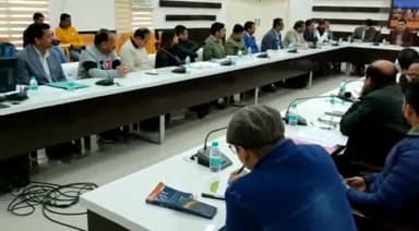 हरिद्वार: रोशनाबाद कलेक्ट्रेट सभागार में ज़िला अधिकारी की अध्यक्षता में ज़िला स्तरीय व्यापार मित्र समिति की बैठक आयोजित हुई