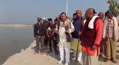 बेगूसराय: रातगांव के समीप गंगा का कटाव जारी, राजद जिलाध्यक्ष ने सीएम एवं उप सीएम तक समस्या रखने का दिया भरोसा