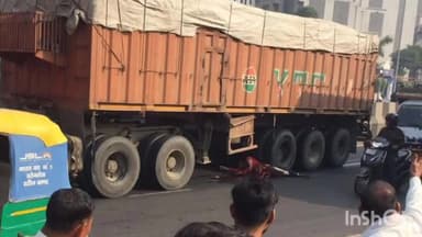 आगरा: थाना सिकंदरा क्षेत्र स्थित हाइवे पर ट्रोला ने एक्टिवा सवार को मारी टक्कर,चालक की मौके पर मौत,ट्रोला ड्राईवर फरार