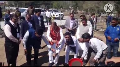 हुज़ूर: सीएम शिवराज सिंह चौहान ने अपने संकल्प के तहत स्मार्ट सिटी में लगाया पौधा, लोगों को पर्यावरण संरक्षण का दिया संदेश
