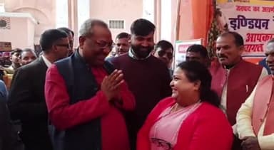 बहराइच: जनपद के प्रभारी मंत्री डॉ संजय निषाद ने बहराइच पहुंच कर अधिकारियों के साथ की बैठक