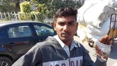 रोहतक: कुताना बस्ती में दो दिन पहले सब्जी विक्रेता पर चाकुओं से हमला करने वाले आरोपियों की गिरफ्तारी को लेकर प्रदर्शन