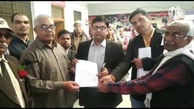 शिकोहाबाद: 6 सूत्रीय मांगों को लेकर तहसील कार्यालय परिसर में अधिवक्ताओं ने सौंपा एसडीएम को ज्ञापन