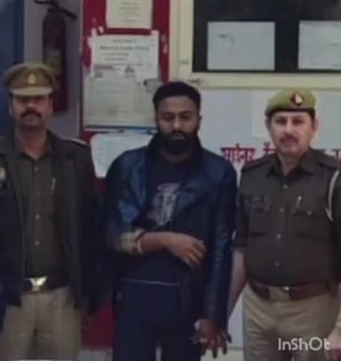 गाज़ियाबाद: पुलिस ने वैशाली पुलिया के पास से NCR क्षेत्र में मोबाइल लूट करने वाले अंतरराज्यीय गिरोह के तीन सदस्यों को किया गिरफ्तार