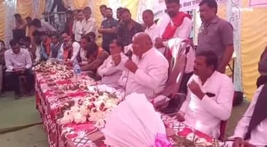 इछावर: ग्राम आमला में पहुंची पंचायत विकास यात्रा, विधायक करण सिंह वर्मा ने स्थानीय लोगों को किया संबोधित