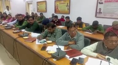 रायबरेली: राज्य स्थानीय निकाय समर्पित पिछड़ा वर्ग के अध्यक्ष न्यायमूर्ति राम अवतार की अध्यक्षता में बचत भवन में  बैठक हुई आयोजित