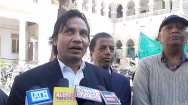 उदयपुर में फिर हुई हिंदूवादी तेली समाज के नेता की हत्या

बजरंग दल के विभाग संयोजक श्री राजू तेली की धोखे से गोली मारकर द