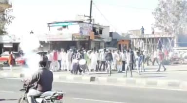 देपालपुर: ग्राम सांगवी में पूर्व विधायक मनोज पटेल के द्वारा विकास यात्रा निकाली गई, ग्रामीणों ने स्वागत किया